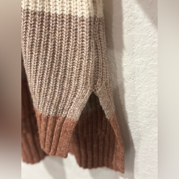 American Eagle Color block Long Oversized Knit Sweater Size Small - Picture 5 of 6